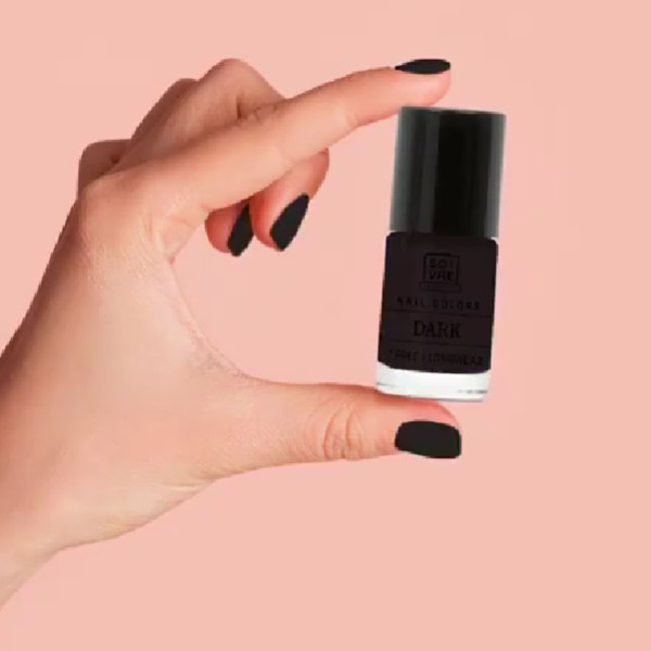 SOIVRE COSMETICS. Cosmética saludable. SOIVRE el cuidado integral y específico que tu piel necesita. ESMALTE DE UÑAS BERRY 6ML Nails. 7 Free. Longwear.